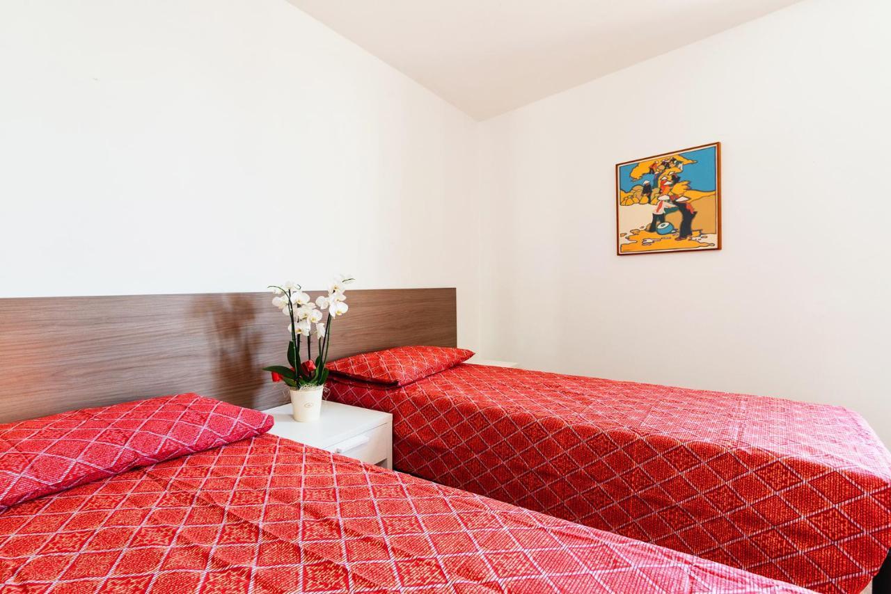 Il Roseto Di Marina Hotel Lucino Buitenkant foto