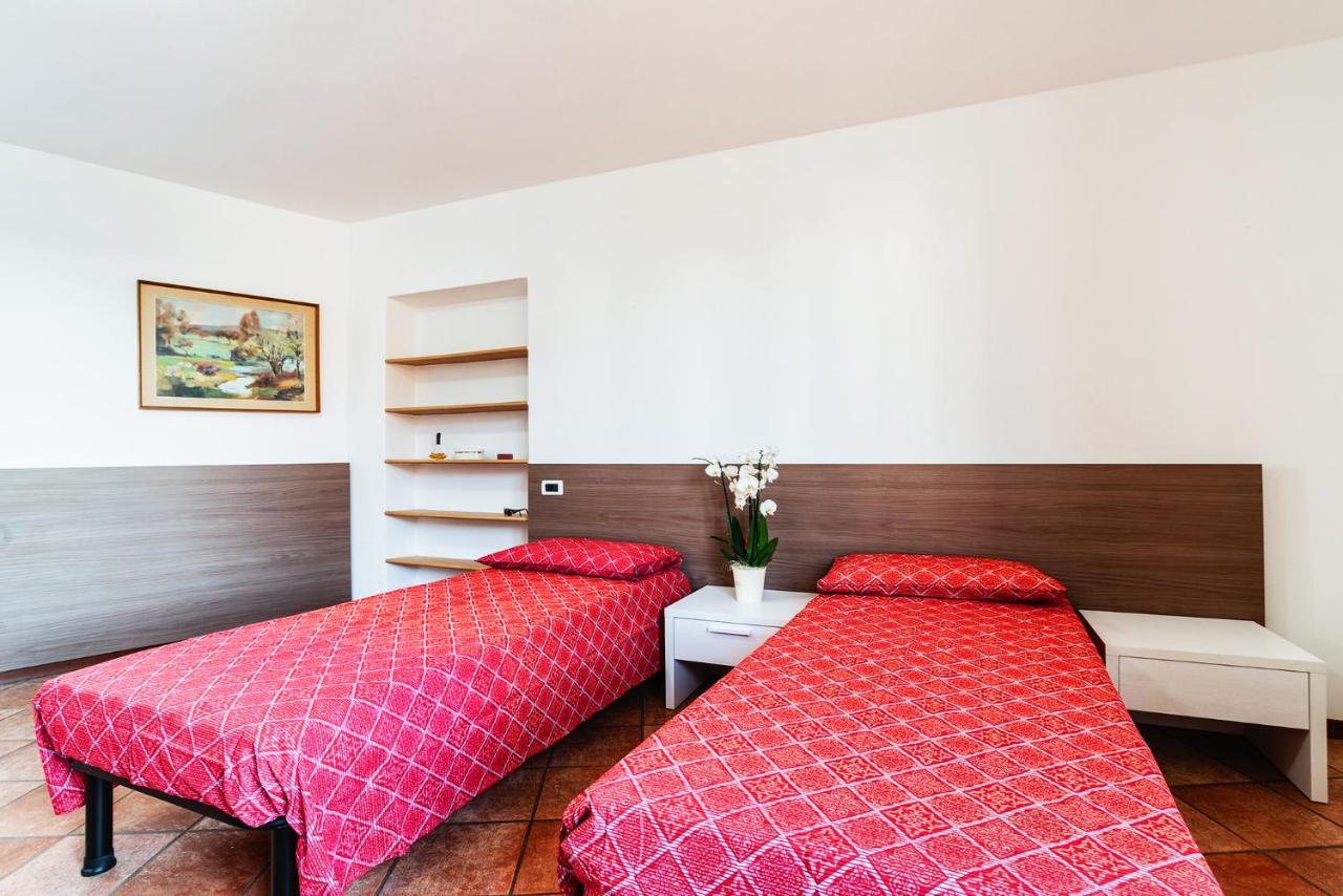 Il Roseto Di Marina Hotel Lucino Buitenkant foto